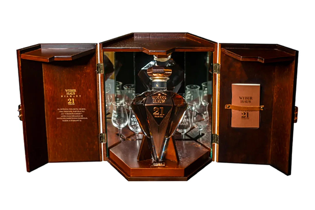 Weber Haus — Extra Premium 21 Years Diamante