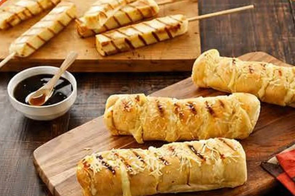 Stuffed Garlic Bread with Cheese